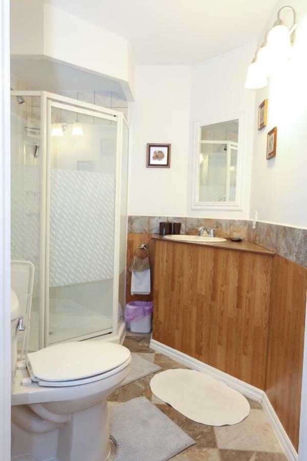 Cedar Drive Inn Crysler Екстериор снимка