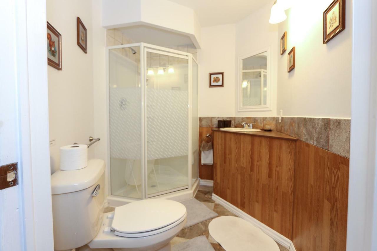 Cedar Drive Inn Crysler Екстериор снимка